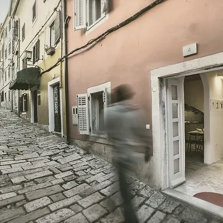 Art Kuca Cvajner * Pula